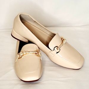 Daphne Women's Slip-On Heeled Loafers